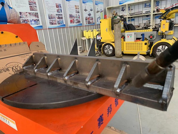 焊接變位機展示 回轉焊接變位機的結構和發展趨勢