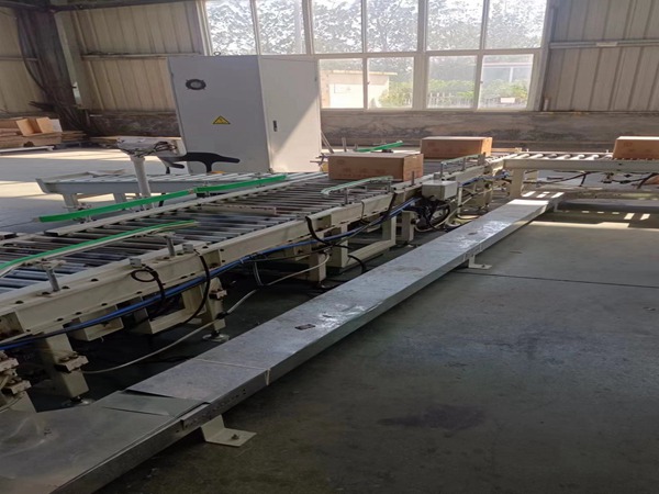 全自動(dòng)工業(yè)搬運(yùn)機(jī)器人的特點(diǎn) 全自動(dòng)工業(yè)搬運(yùn)機(jī)器人圖片