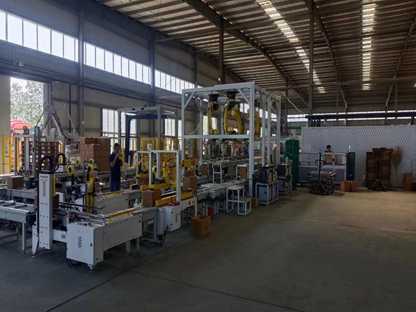 碼垛機(jī)器人和搬運(yùn)機(jī)器人的異同點(diǎn) 碼垛機(jī)器人展示