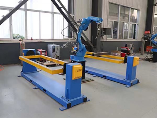 焊接機器人廠家:自動尋位焊接機器人工作站 自動尋位焊接機器人工作站圖片