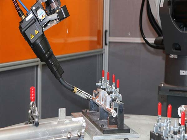 自動焊接設備實現自動送絲過程 自動焊接設備實現自動送絲過程