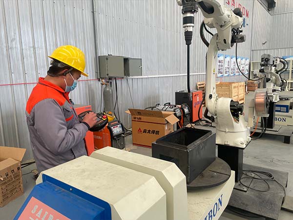 機器人焊接設備具備協調控制技術優勢 機器人焊接設備具備協調控制技術優勢