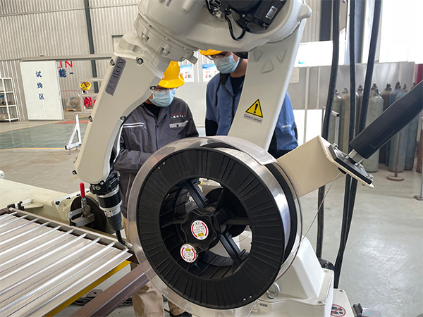 雙絲焊接機(jī)器人經(jīng)常出現(xiàn)的問題 雙絲焊接機(jī)器人經(jīng)常出現(xiàn)的問題