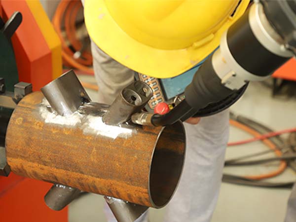 焊接機器人如何進行調(diào)試? 焊接機器人如何進行調(diào)試?