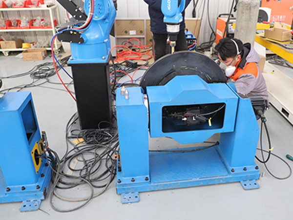 焊接機器人實現自動化的技術 焊接機器人實現自動化的技術