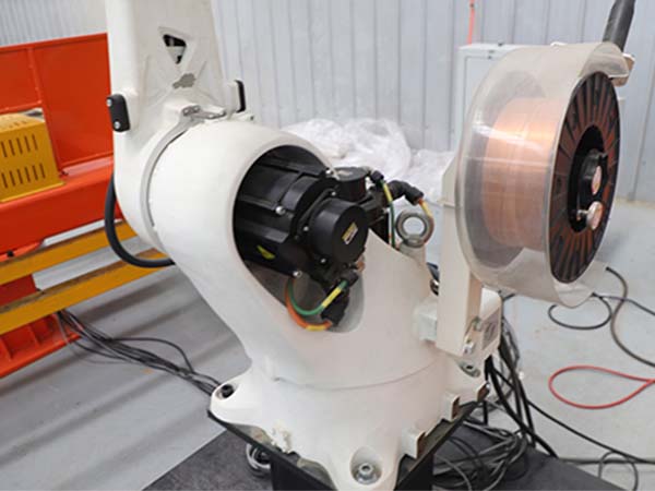 新手正確操作焊接機器人