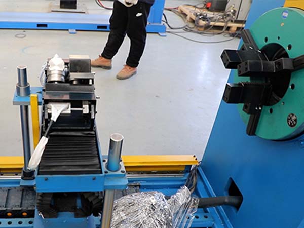 國產(chǎn)焊接機器人和進口焊接機器人的選擇 國產(chǎn)焊接機器人和進口焊接機器人的選擇